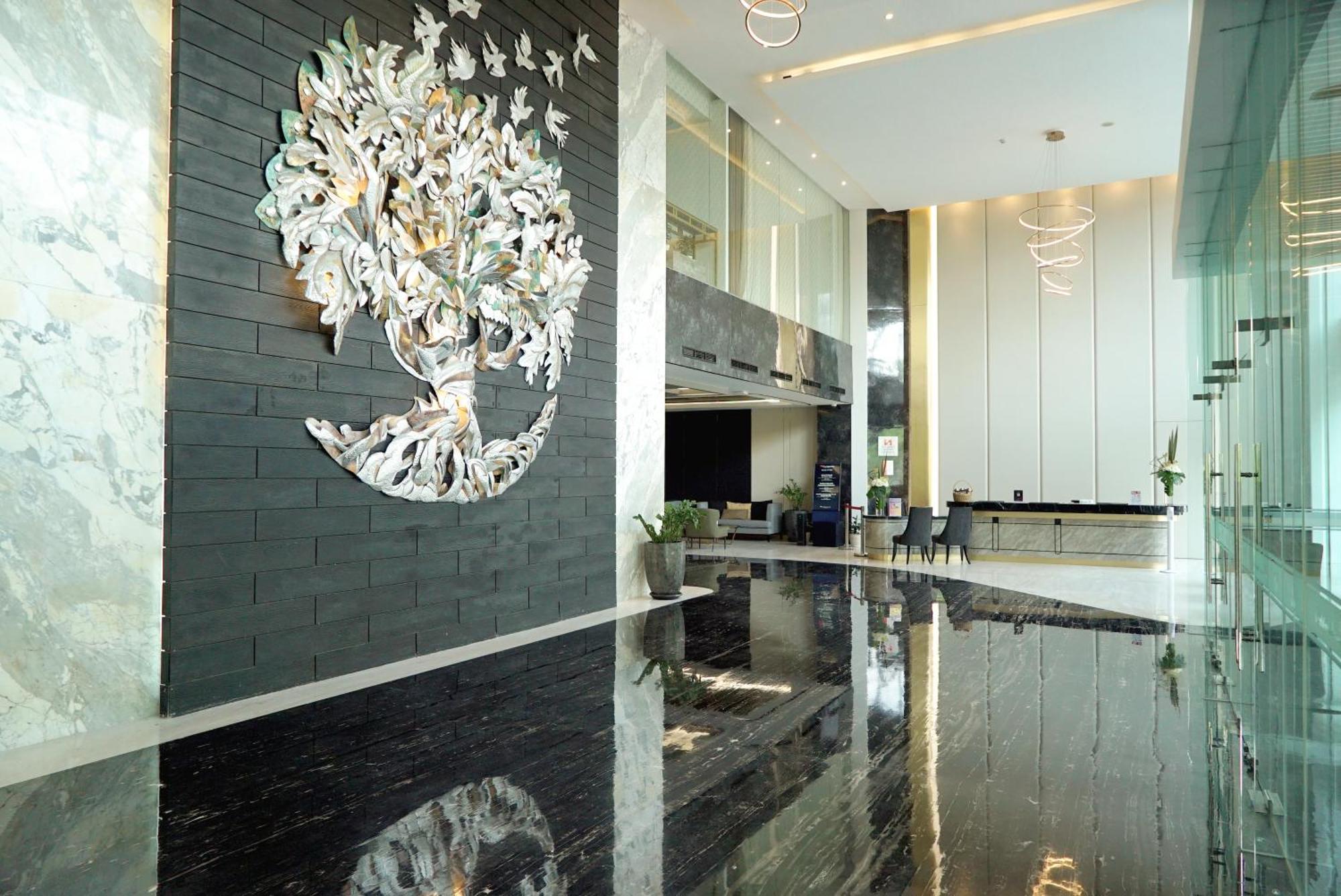 Grand Swiss-Belhotel Darmo Сурабая Екстериор снимка